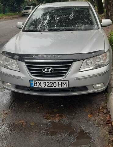 Сірий Хендай Соната, об'ємом двигуна 2 л та пробігом 238 тис. км за 7000 $, фото 1 на Automoto.ua