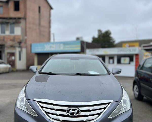 Серый Хендай Соната, объемом двигателя 2.36 л и пробегом 278 тыс. км за 7900 $, фото 1 на Automoto.ua