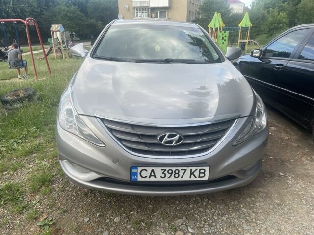 Серый Хендай Соната, объемом двигателя 2 л и пробегом 220 тыс. км за 6700 $, фото 1 на Automoto.ua