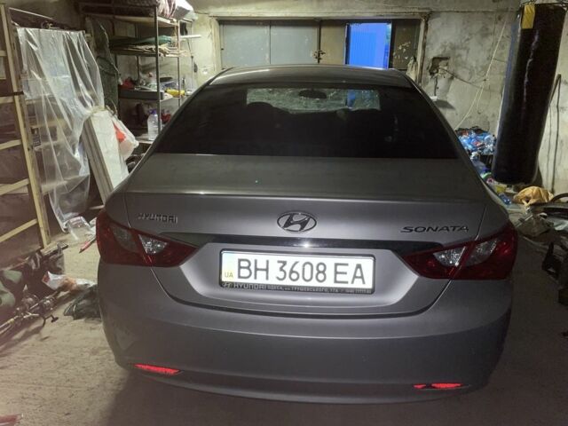 Сірий Хендай Соната, об'ємом двигуна 2 л та пробігом 95 тис. км за 3000 $, фото 1 на Automoto.ua