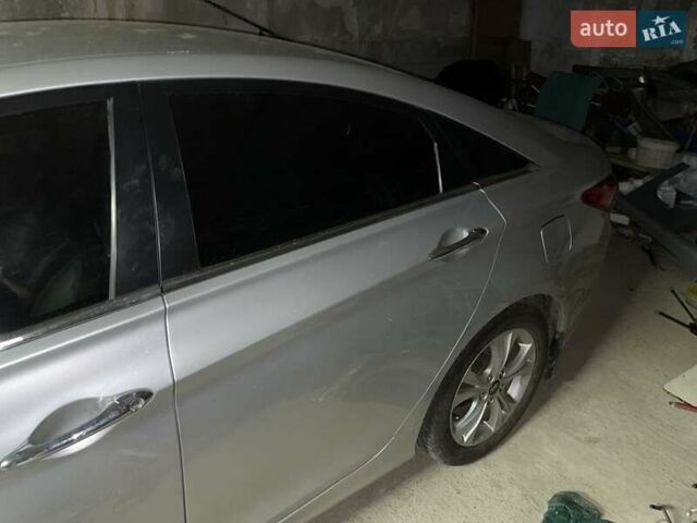 Сірий Хендай Соната, об'ємом двигуна 2 л та пробігом 95 тис. км за 3000 $, фото 1 на Automoto.ua