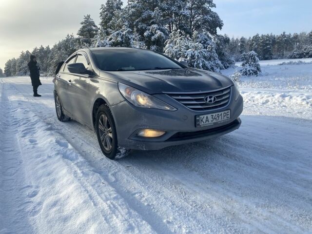 Серый Хендай Соната, объемом двигателя 2 л и пробегом 289 тыс. км за 6799 $, фото 1 на Automoto.ua