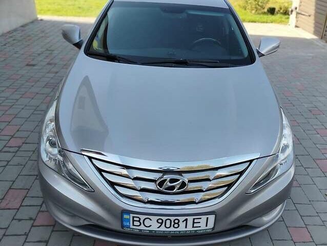 Серый Хендай Соната, объемом двигателя 2.4 л и пробегом 154 тыс. км за 9200 $, фото 1 на Automoto.ua