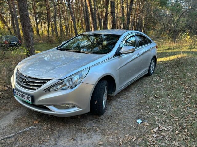 Серый Хендай Соната, объемом двигателя 2 л и пробегом 387 тыс. км за 7800 $, фото 1 на Automoto.ua