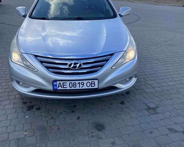 Серый Хендай Соната, объемом двигателя 2 л и пробегом 165 тыс. км за 7500 $, фото 1 на Automoto.ua
