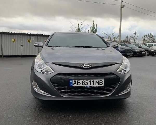 Серый Хендай Соната, объемом двигателя 2 л и пробегом 213 тыс. км за 12800 $, фото 1 на Automoto.ua