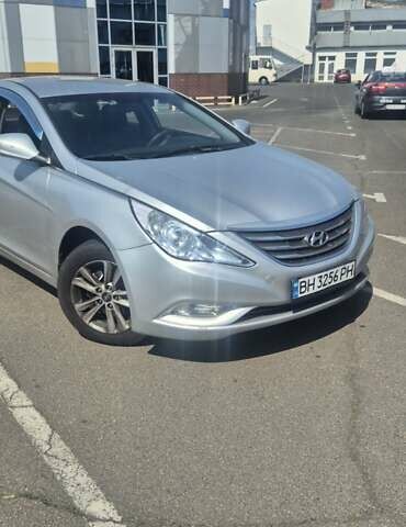 Сірий Хендай Соната, об'ємом двигуна 2 л та пробігом 278 тис. км за 7500 $, фото 1 на Automoto.ua