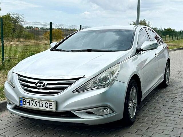 Серый Хендай Соната, объемом двигателя 2 л и пробегом 545 тыс. км за 6900 $, фото 1 на Automoto.ua