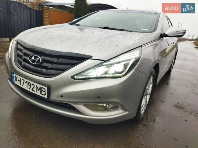 Сірий Хендай Соната, об'ємом двигуна 2.4 л та пробігом 157 тис. км за 8200 $, фото 1 на Automoto.ua