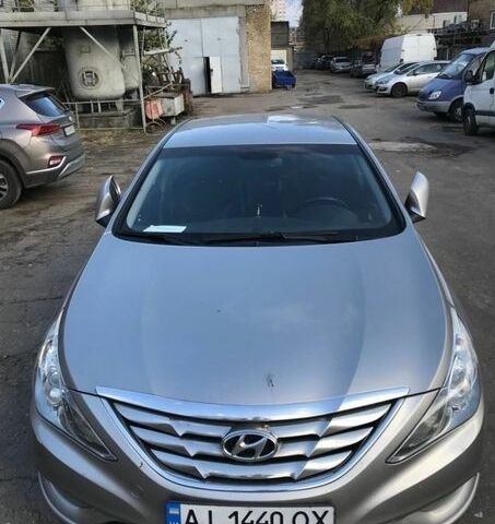 Серый Хендай Соната, объемом двигателя 2.36 л и пробегом 120 тыс. км за 10700 $, фото 1 на Automoto.ua