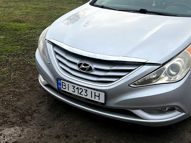 Сірий Хендай Соната, об'ємом двигуна 2.4 л та пробігом 170 тис. км за 8200 $, фото 1 на Automoto.ua