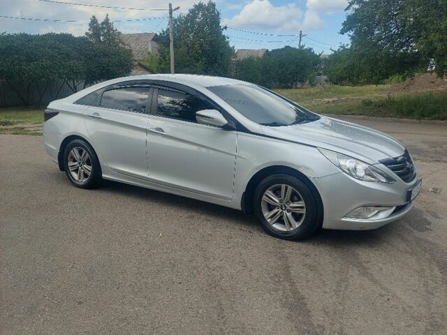 Серый Хендай Соната, объемом двигателя 2 л и пробегом 234 тыс. км за 8000 $, фото 1 на Automoto.ua