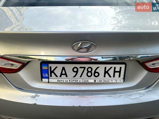 Хендай Соната 2013 в Киеве на Automoto.ua Серый Хендай Соната, объемом двигателя 2 л и пробегом 670 тыс. км за 4900 $, фото 1 на Automoto.ua