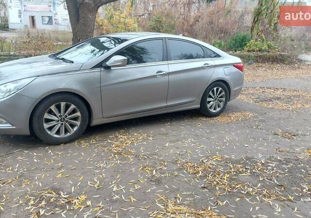 Сірий Хендай Соната, об'ємом двигуна 2 л та пробігом 181 тис. км за 9500 $, фото 1 на Automoto.ua