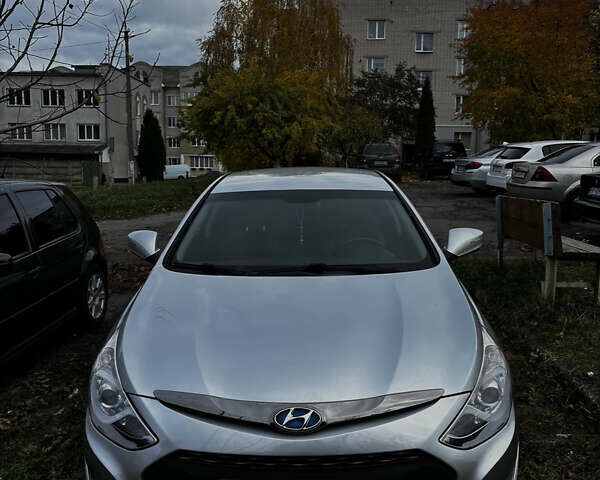 Хендай Соната 2013 у Рівному на Automoto.ua Сірий Хендай Соната, об'ємом двигуна 2 л та пробігом 193 тис. км за 9600 $, фото 1 на Automoto.ua