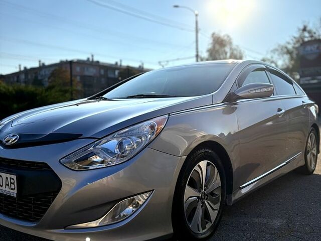 Сірий Хендай Соната, об'ємом двигуна 2.4 л та пробігом 205 тис. км за 11000 $, фото 1 на Automoto.ua