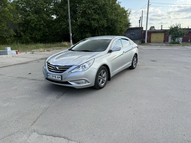Сірий Хендай Соната, об'ємом двигуна 2 л та пробігом 613 тис. км за 6340 $, фото 1 на Automoto.ua