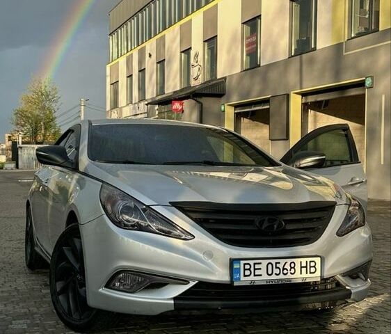 Сірий Хендай Соната, об'ємом двигуна 2 л та пробігом 373 тис. км за 8500 $, фото 1 на Automoto.ua