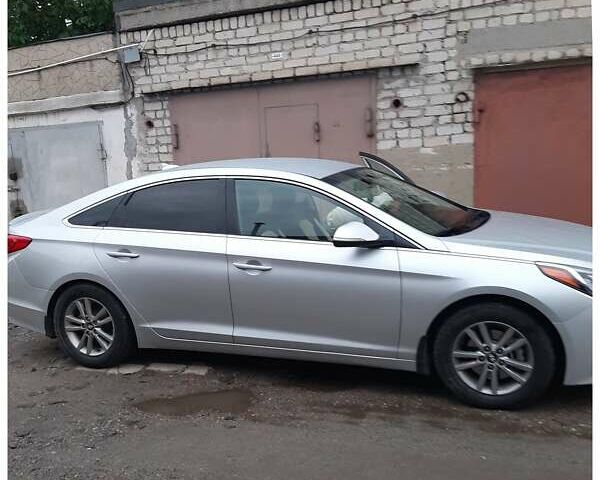 Серый Хендай Соната, объемом двигателя 1.59 л и пробегом 167 тыс. км за 9700 $, фото 1 на Automoto.ua