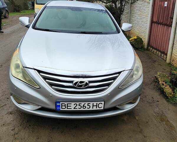 Серый Хендай Соната, объемом двигателя 2 л и пробегом 206 тыс. км за 7150 $, фото 1 на Automoto.ua