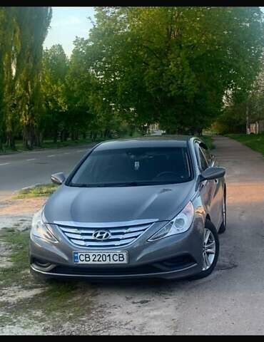 Сірий Хендай Соната, об'ємом двигуна 2.36 л та пробігом 180 тис. км за 8350 $, фото 1 на Automoto.ua