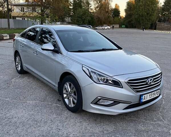 Серый Хендай Соната, объемом двигателя 2 л и пробегом 359 тыс. км за 9500 $, фото 1 на Automoto.ua