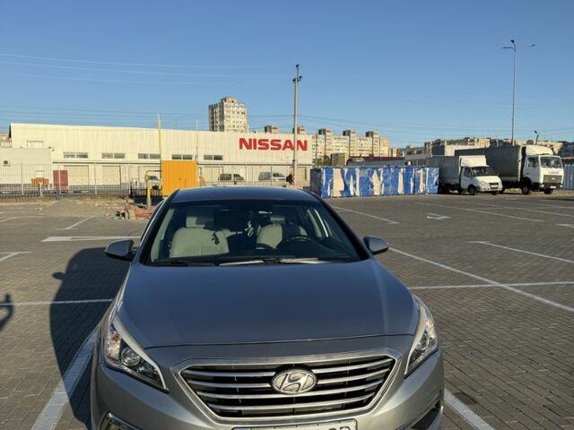 Серый Хендай Соната, объемом двигателя 2.4 л и пробегом 158 тыс. км за 9500 $, фото 1 на Automoto.ua