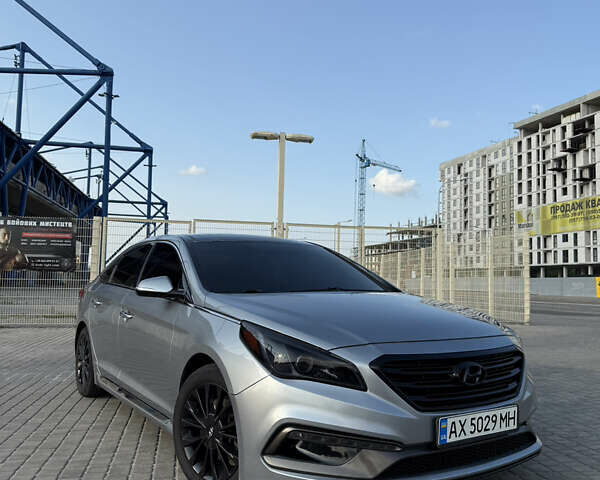 Сірий Хендай Соната, об'ємом двигуна 2.36 л та пробігом 115 тис. км за 11500 $, фото 1 на Automoto.ua