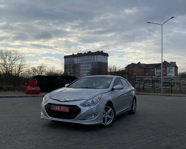 Серый Хендай Соната, объемом двигателя 2.4 л и пробегом 175 тыс. км за 8300 $, фото 1 на Automoto.ua