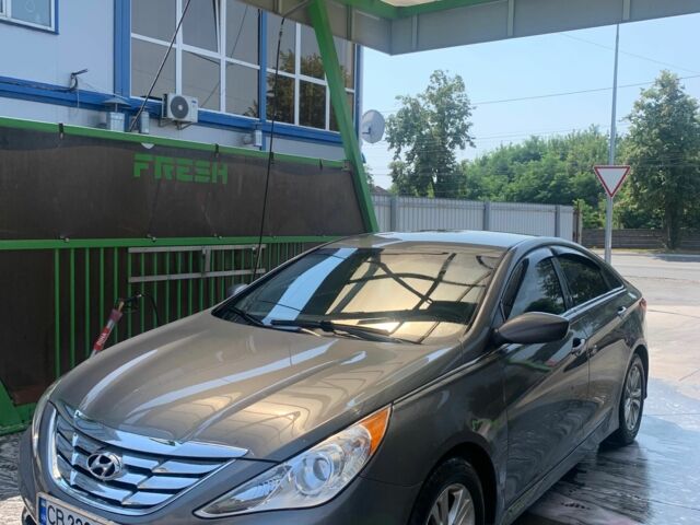 Серый Хендай Соната, объемом двигателя 2.4 л и пробегом 125 тыс. км за 8200 $, фото 1 на Automoto.ua