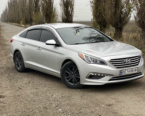 Серый Хендай Соната, объемом двигателя 2.36 л и пробегом 135 тыс. км за 10400 $, фото 1 на Automoto.ua