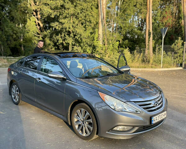 Сірий Хендай Соната, об'ємом двигуна 2.4 л та пробігом 206 тис. км за 9000 $, фото 1 на Automoto.ua