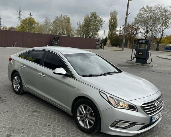 Серый Хендай Соната, объемом двигателя 2 л и пробегом 331 тыс. км за 8900 $, фото 1 на Automoto.ua