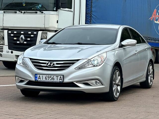 Серый Хендай Соната, объемом двигателя 2 л и пробегом 380 тыс. км за 9000 $, фото 1 на Automoto.ua