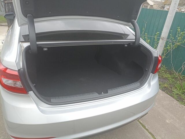 Серый Хендай Соната, объемом двигателя 2.4 л и пробегом 70 тыс. км за 11000 $, фото 1 на Automoto.ua