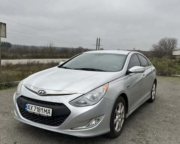 Сірий Хендай Соната, об'ємом двигуна 2.4 л та пробігом 220 тис. км за 9100 $, фото 1 на Automoto.ua