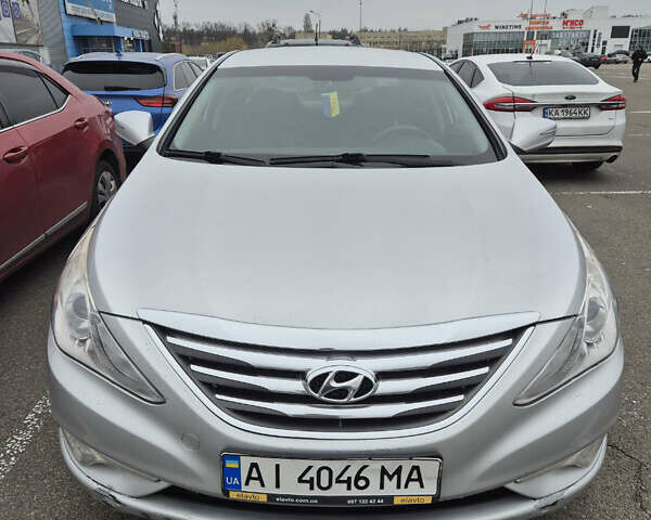 Серый Хендай Соната, объемом двигателя 2 л и пробегом 346 тыс. км за 6800 $, фото 1 на Automoto.ua