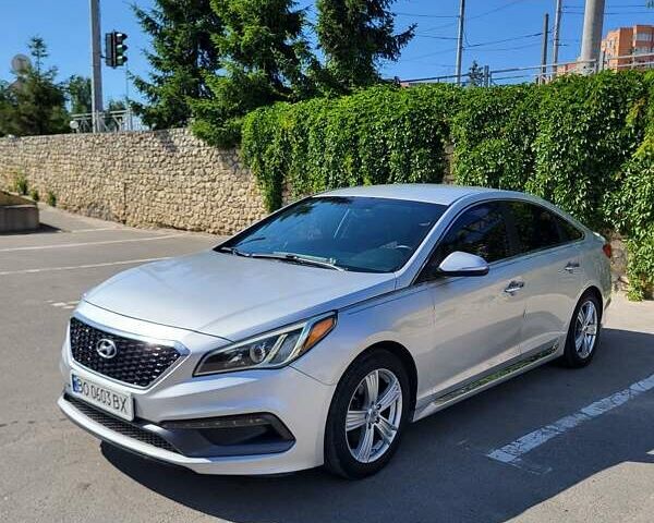 Серый Хендай Соната, объемом двигателя 2.36 л и пробегом 210 тыс. км за 11000 $, фото 1 на Automoto.ua