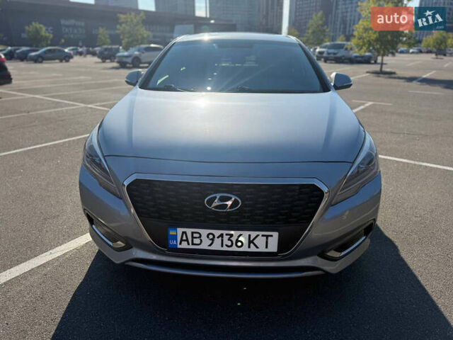 Хендай Соната 2015 в Киеве на Automoto.ua Серый Хендай Соната, объемом двигателя 2 л и пробегом 213 тыс. км за 11900 $, фото 1 на Automoto.ua