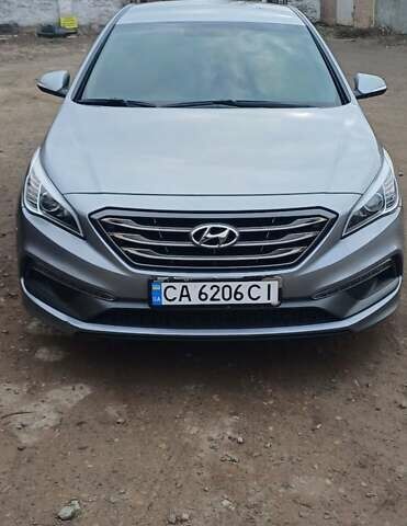 Хендай Соната 2015 у Золотоноше на Automoto.ua Сірий Хендай Соната, об'ємом двигуна 2.36 л та пробігом 90 тис. км за 11300 $, фото 1 на Automoto.ua