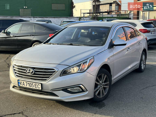 Серый Хендай Соната, объемом двигателя 2 л и пробегом 266 тыс. км за 9750 $, фото 1 на Automoto.ua