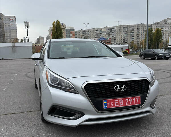 Хендай Соната 2015 в Харькове на Automoto.ua Серый Хендай Соната, объемом двигателя 2 л и пробегом 114 тыс. км за 14200 $, фото 1 на Automoto.ua