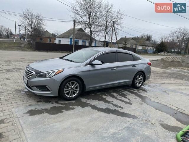 Серый Хендай Соната, объемом двигателя 2.36 л и пробегом 90 тыс. км за 9500 $, фото 1 на Automoto.ua