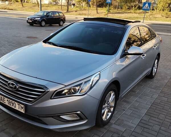 Серый Хендай Соната, объемом двигателя 2 л и пробегом 241 тыс. км за 12000 $, фото 1 на Automoto.ua