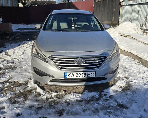 Сірий Хендай Соната, об'ємом двигуна 2.4 л та пробігом 130 тис. км за 12500 $, фото 1 на Automoto.ua