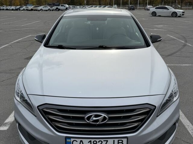 Сірий Хендай Соната, об'ємом двигуна 2.4 л та пробігом 111 тис. км за 11800 $, фото 1 на Automoto.ua