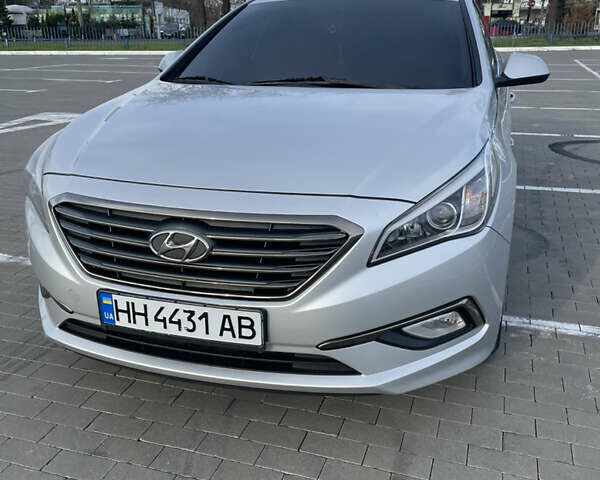 Сірий Хендай Соната, об'ємом двигуна 2 л та пробігом 250 тис. км за 12000 $, фото 1 на Automoto.ua