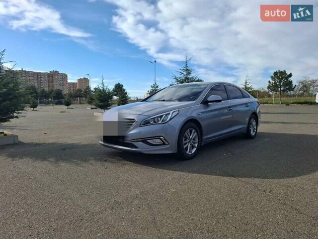 Сірий Хендай Соната, об'ємом двигуна 2 л та пробігом 224 тис. км за 9000 $, фото 1 на Automoto.ua