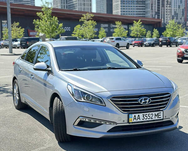 Серый Хендай Соната, объемом двигателя 2 л и пробегом 119 тыс. км за 13500 $, фото 1 на Automoto.ua