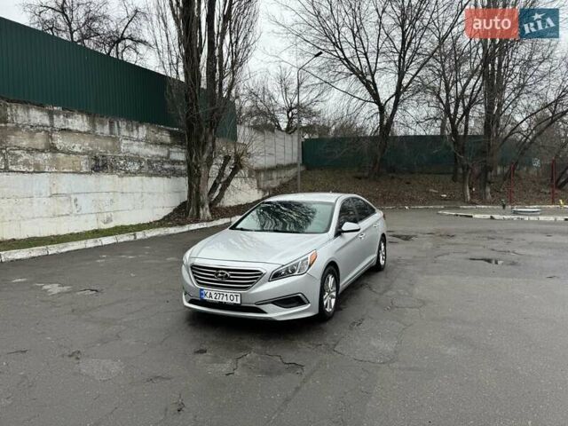 Сірий Хендай Соната, об'ємом двигуна 2.36 л та пробігом 230 тис. км за 9500 $, фото 1 на Automoto.ua